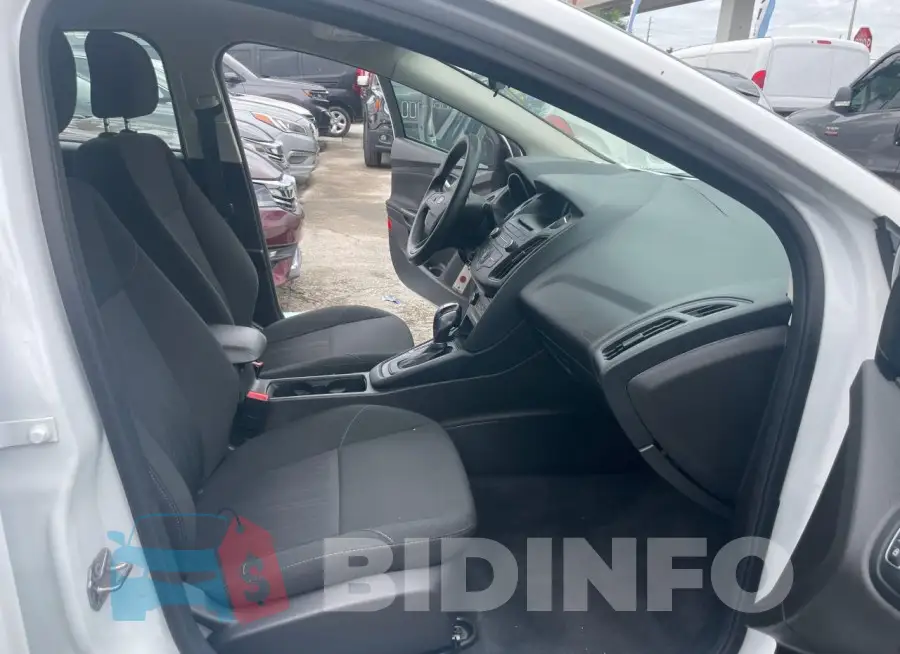 1FADP3F21GL280632 Photo# 5
