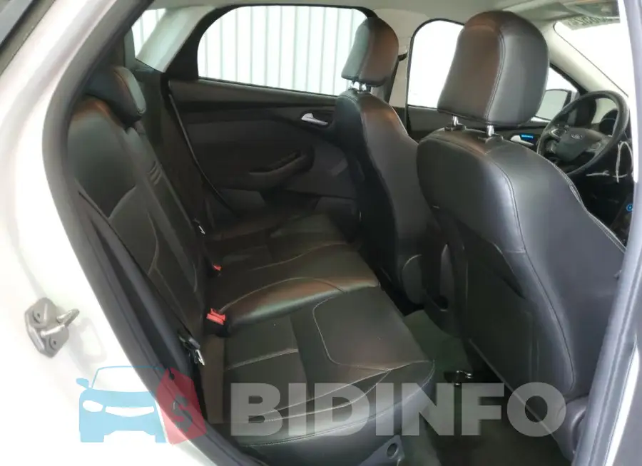 1FADP3K20FL329873 Photo# 10