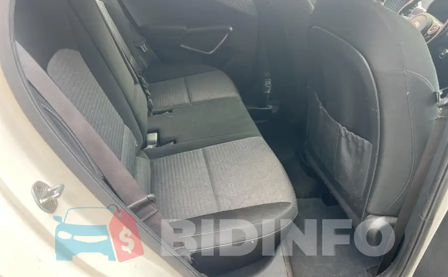 KNDJ33AU0L7048737 Photo# 6