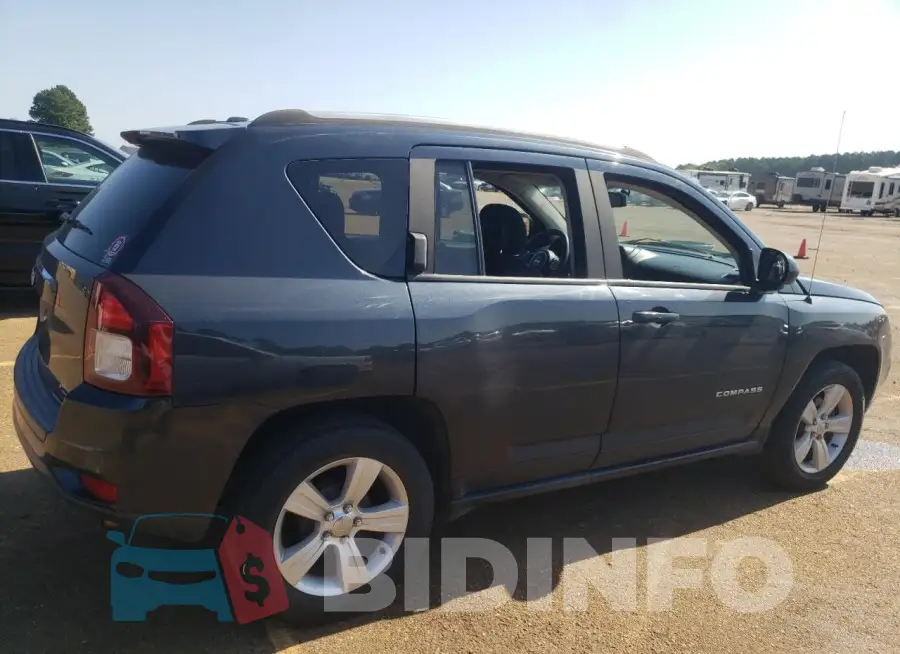 1C4NJCBA2GD512775 Photo# 3