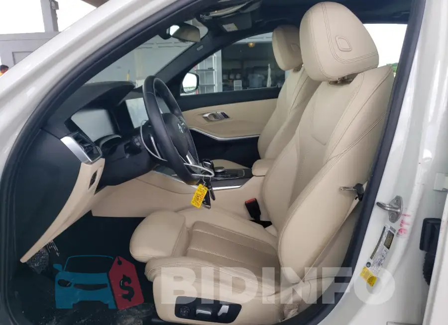 3MW5R1J04N8C66163 Photo# 7
