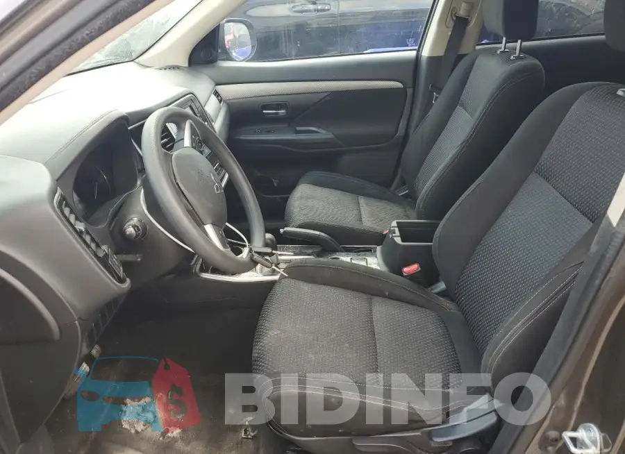 JA4AD2A33JZ063520 Photo# 7