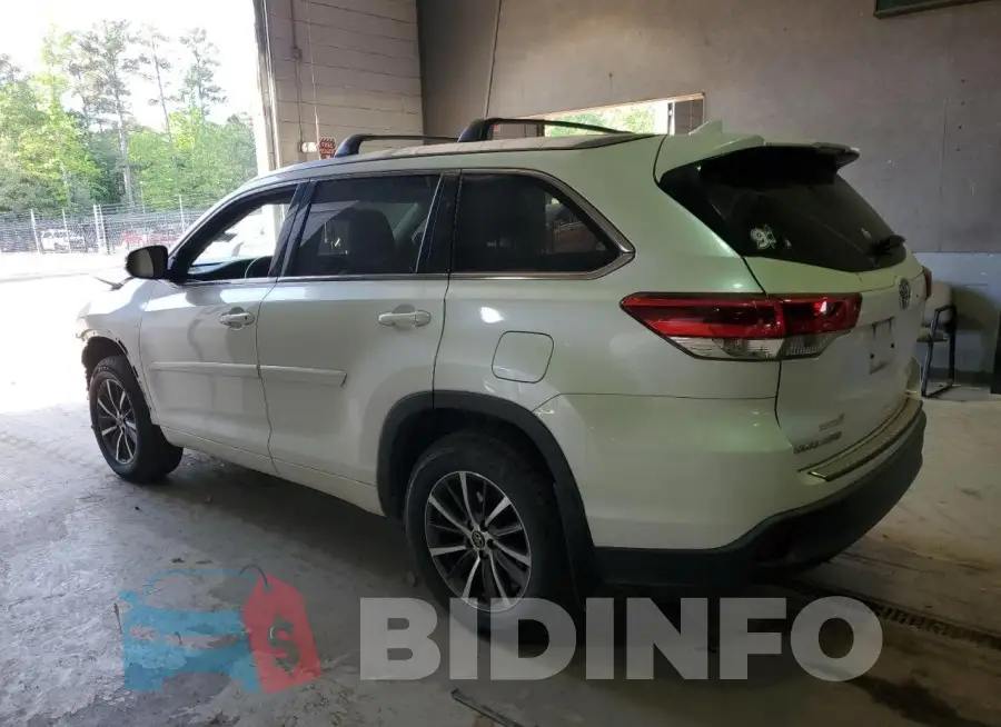 5TDJZRFH0JS893345 Photo# 2