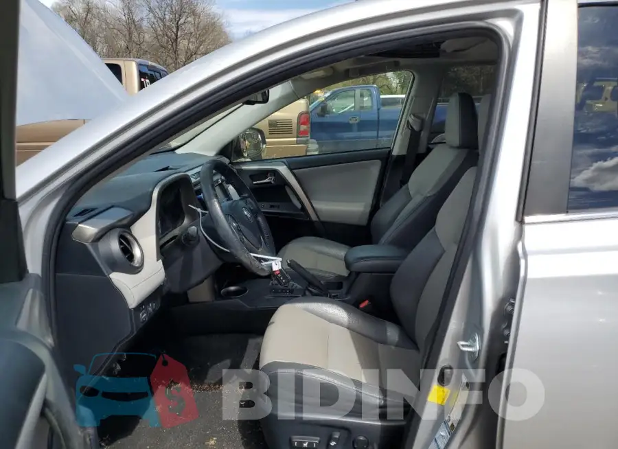 JTMDFREV3FD154132 Photo# 7