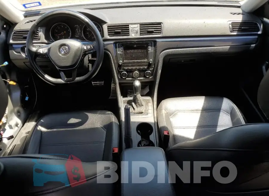 1VWDT7A31HC017374 Photo# 8
