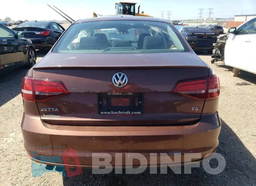 3VW167AJ2HM318078 Photo# 6