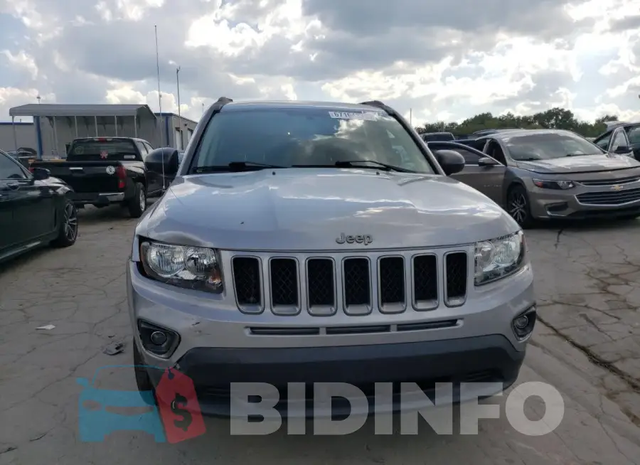 1C4NJCBA7HD132140 Photo# 5