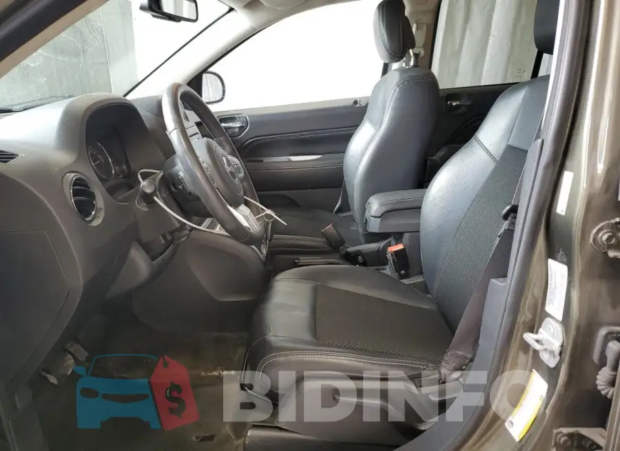 1C4NJDEB0GD558440 Photo# 7