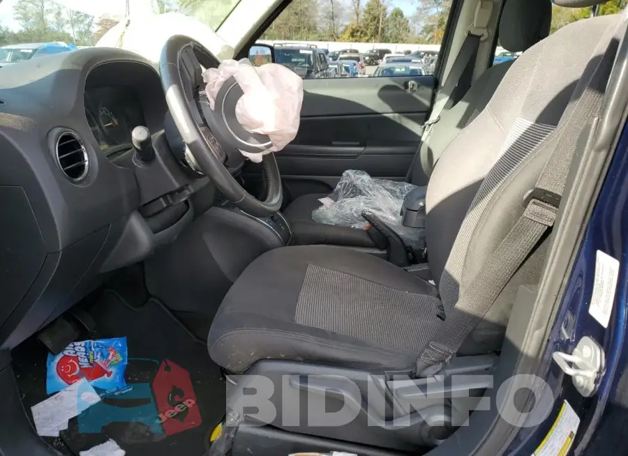 1C4NJRFB5FD291113 Photo# 7