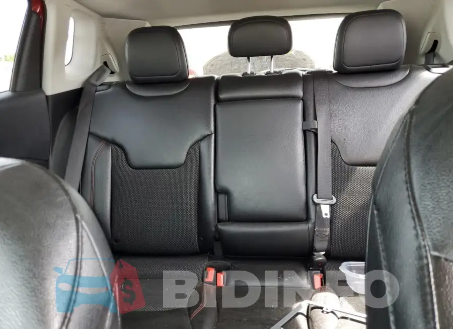 3C4NJDDB7LT189324 Photo# 10