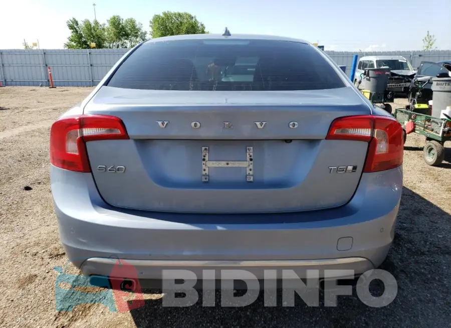 LYV402TK6HB150333 Photo# 6