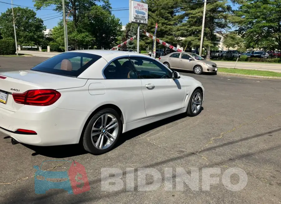 WBA4Z7C51KEF55147 Photo# 4