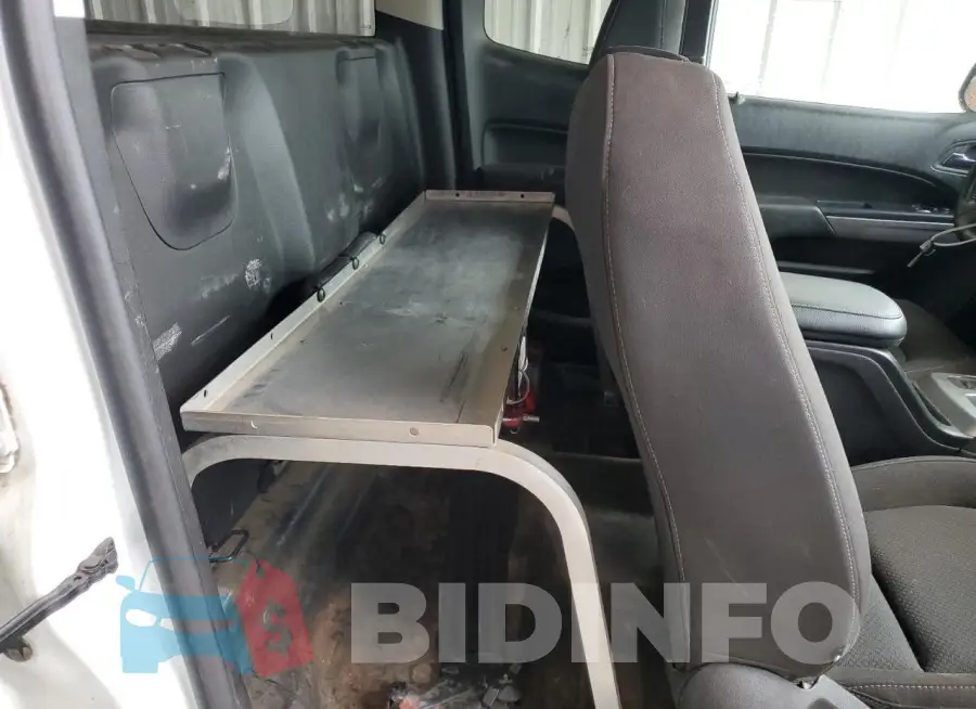 1GCHSCEA9L1182019 Photo# 10