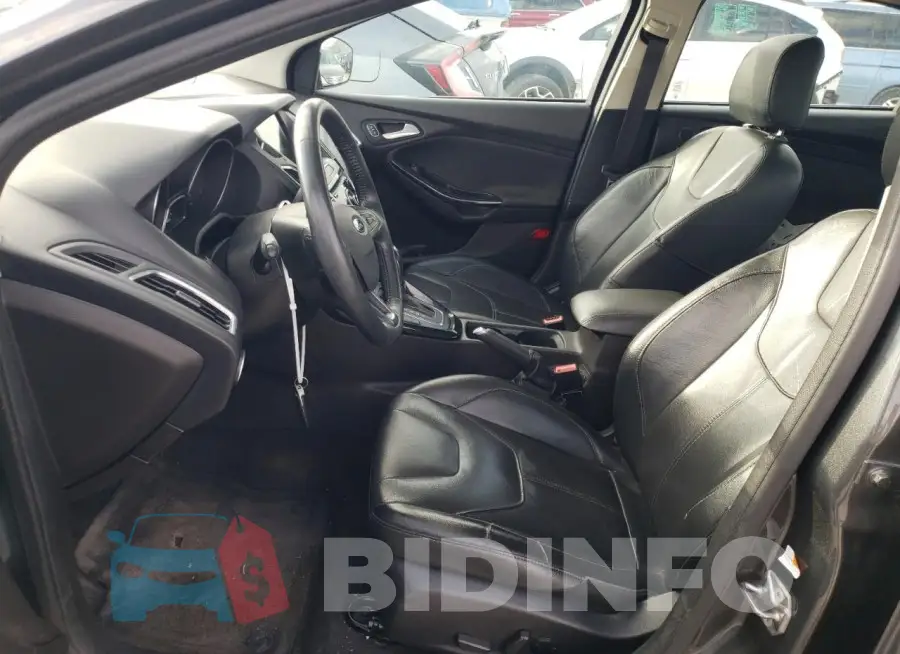 1FADP3J26HL261700 Photo# 7