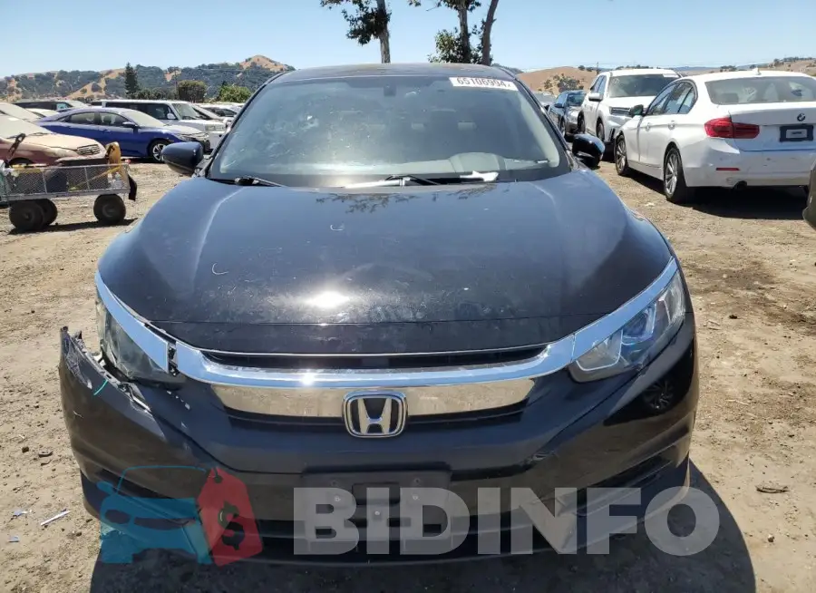 19XFC2F52GE215722 Photo# 5