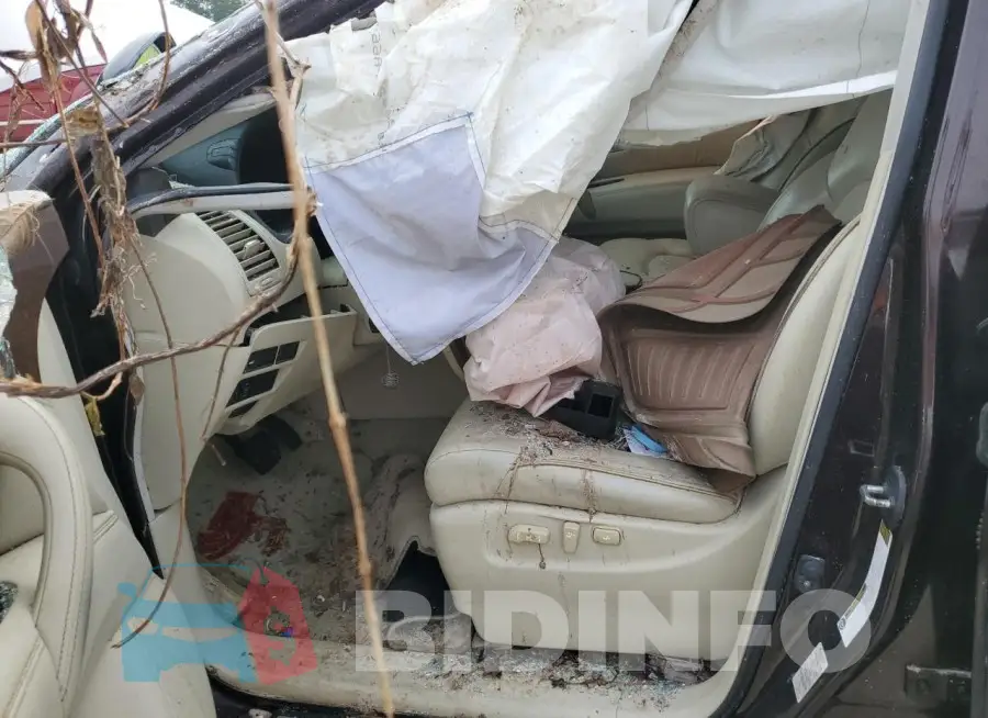 JN8AZ2NF2F9570643 Photo# 7