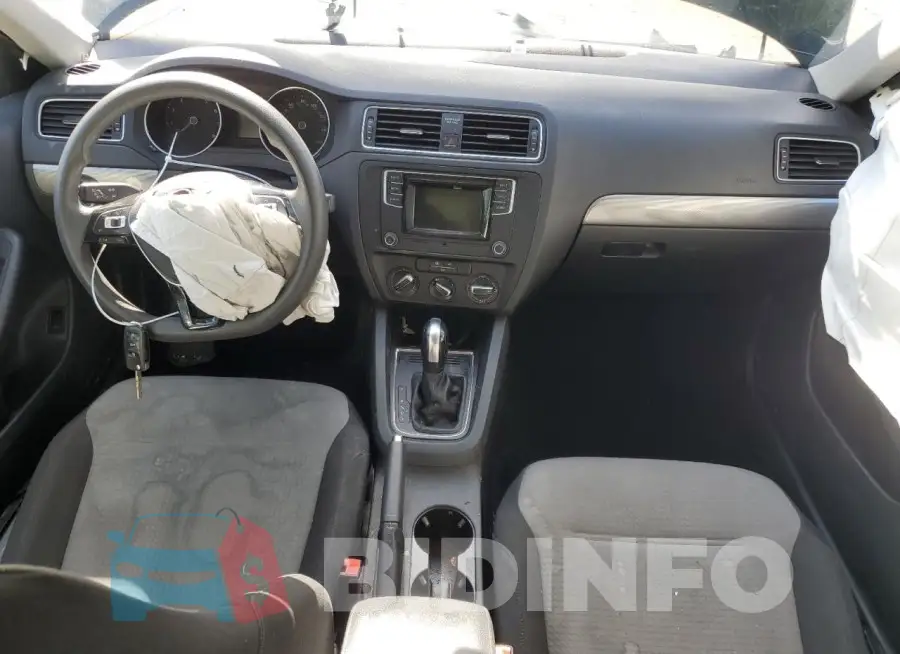 3VW2B7AJ1JM234677 Photo# 8