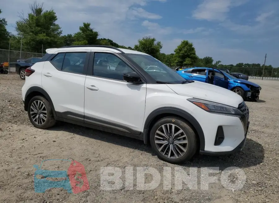 3N1CP5DV7ML489522 Photo# 4