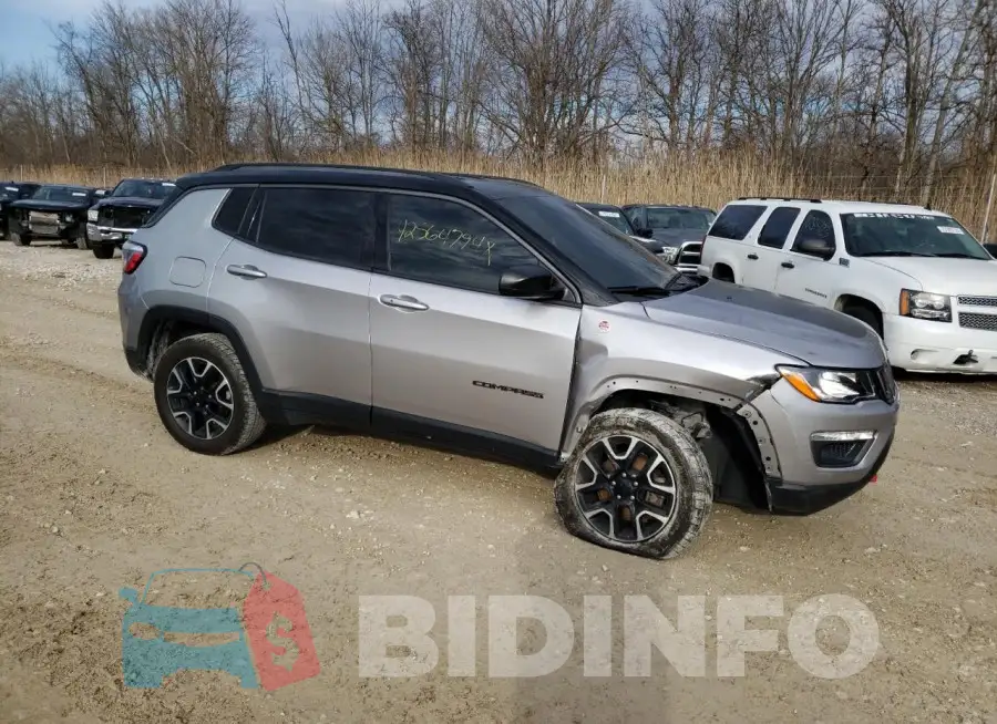 3C4NJDDB7LT177285 Photo# 4
