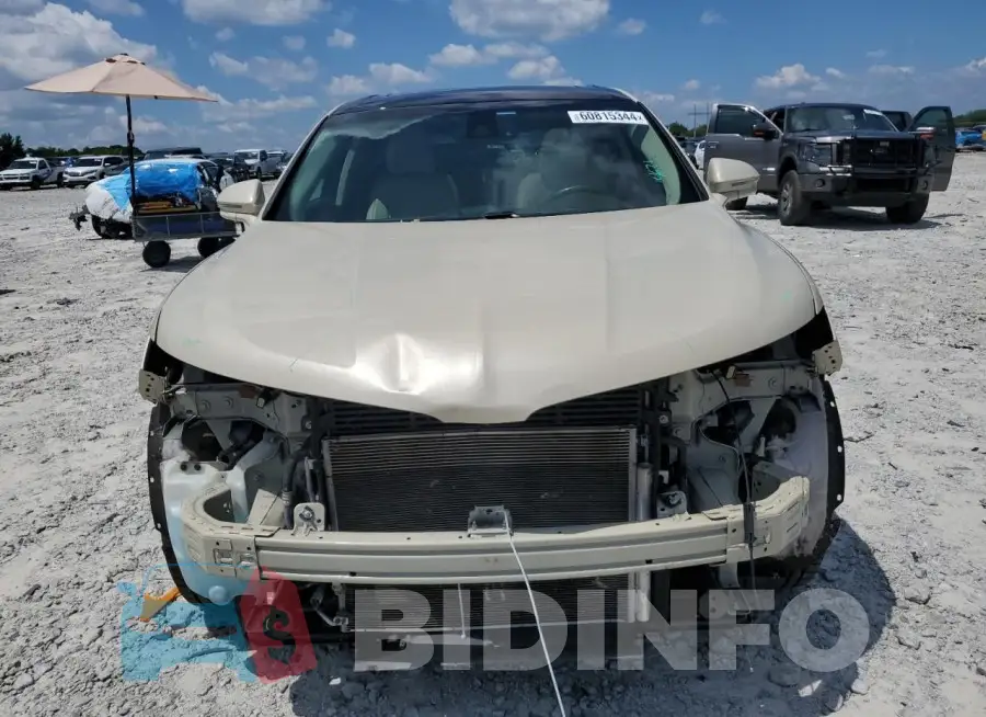 2LMTJ6KR7GBL78964 Photo# 5