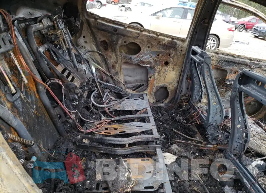 2GNAXUEVXK6101186 Photo# 11