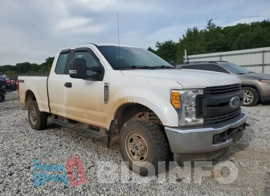 1FT7X2B64HEE45217 Photo# 4