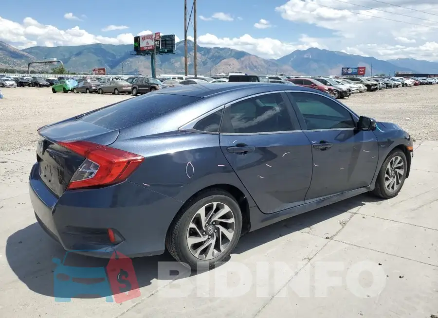 19XFC2F77GE202255 Photo# 3