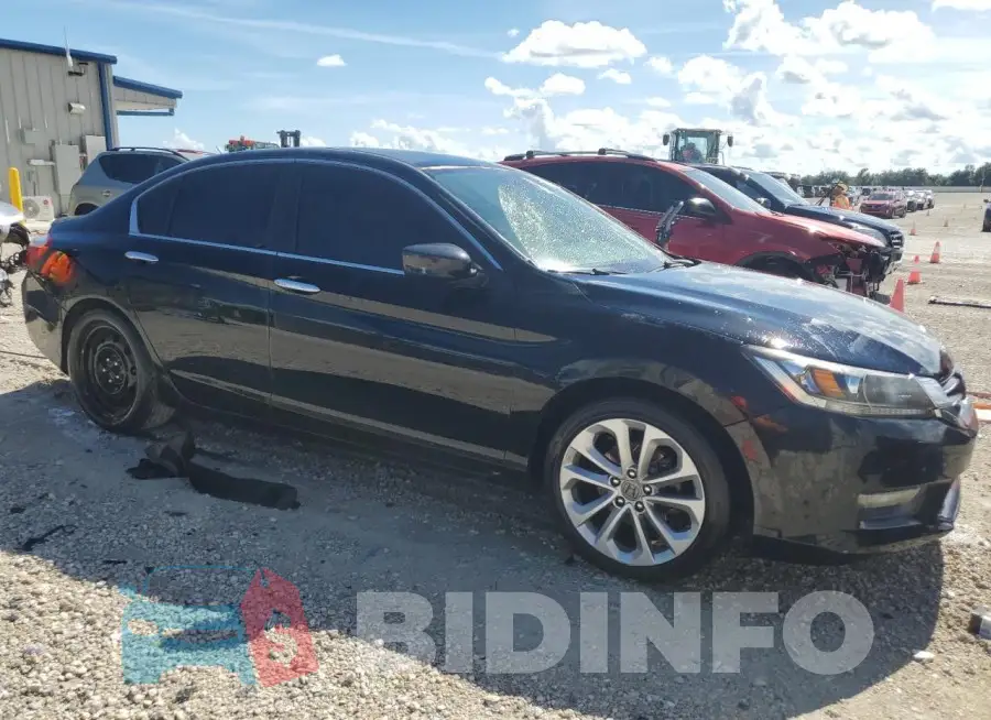 1HGCR2F56FA152709 Photo# 4