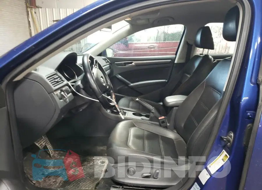 1VWDT7A35HC029592 Photo# 7