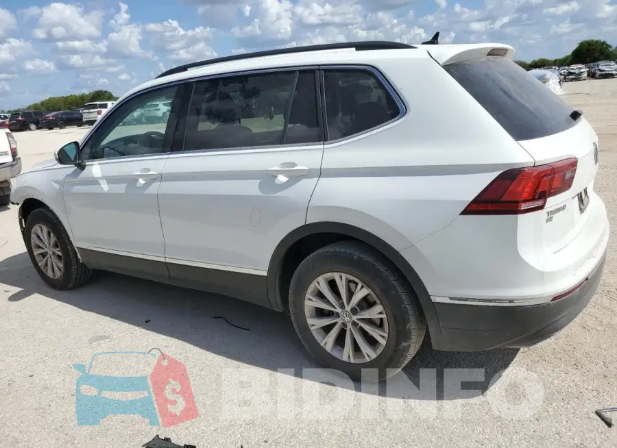 3VV3B7AX3JM173913 Photo# 2