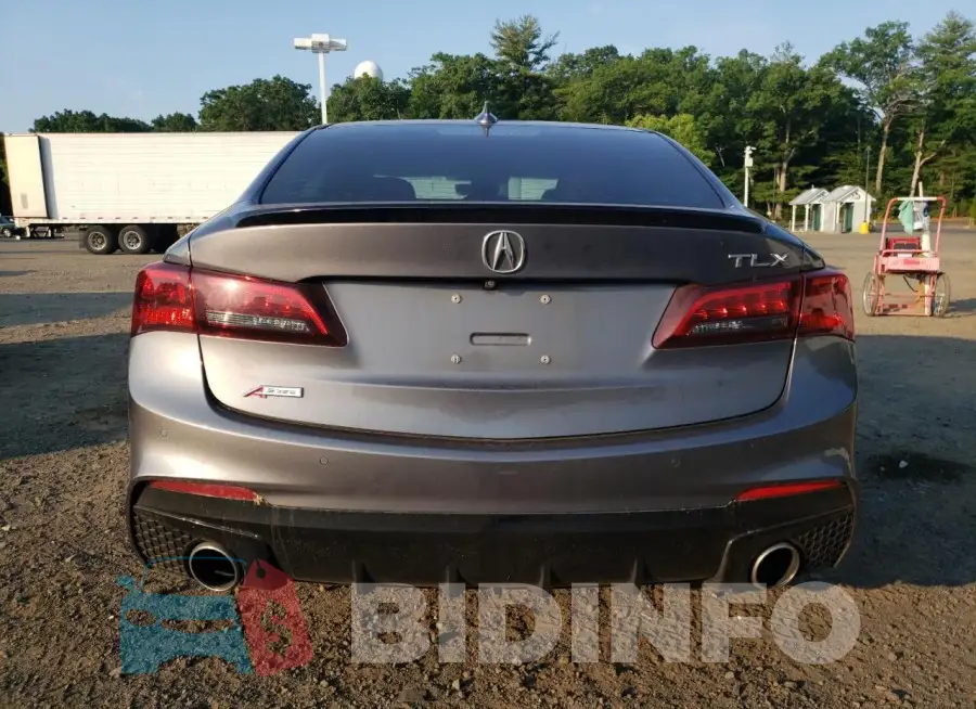 19UUB1F63KA002983 Photo# 6