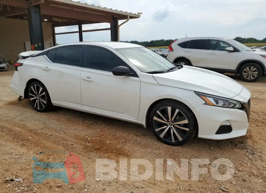 1N4BL4CV5NN401722 Photo# 4
