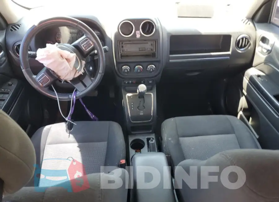 1C4NJPFB4FD203883 Photo# 8