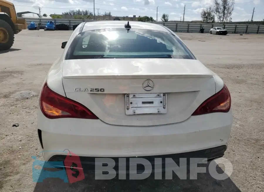 WDDSJ4EB3JN562623 Photo# 6