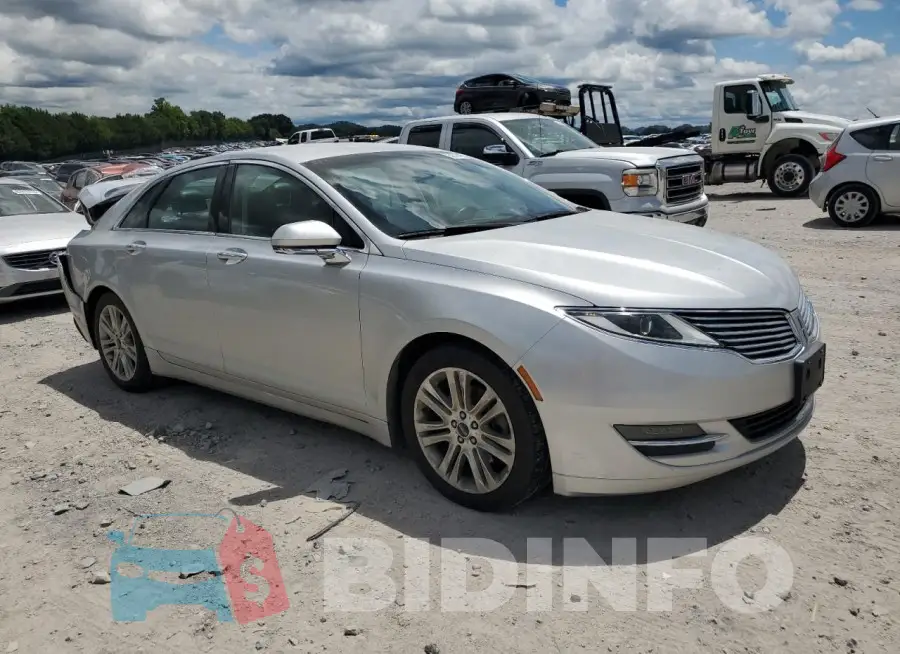 3LN6L2G95GR602352 Photo# 4