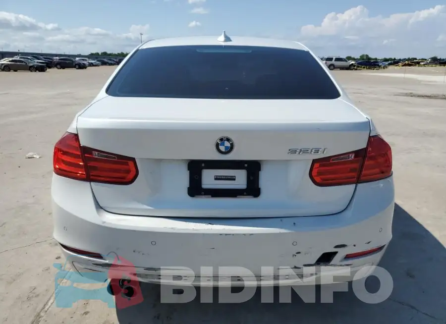 WBA3A5G50FNS90256 Photo# 6