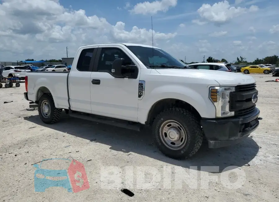 1FT7X2A67KED84681 Photo# 4