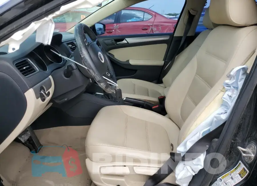 3VWD67AJ7GM353677 Photo# 7