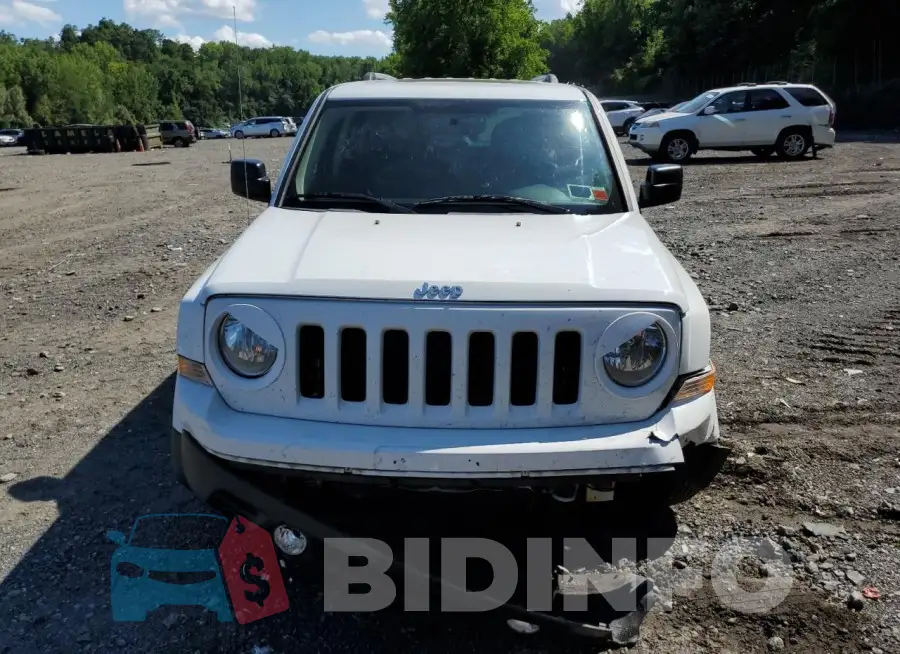 1C4NJRFB5HD178068 Photo# 5
