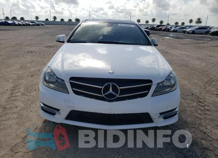 WDDGJ4HB4FG372018 Photo# 5