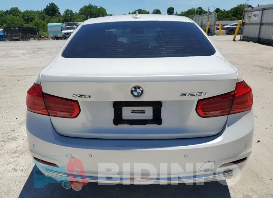 WBA8E3G51GNT76501 Photo# 6