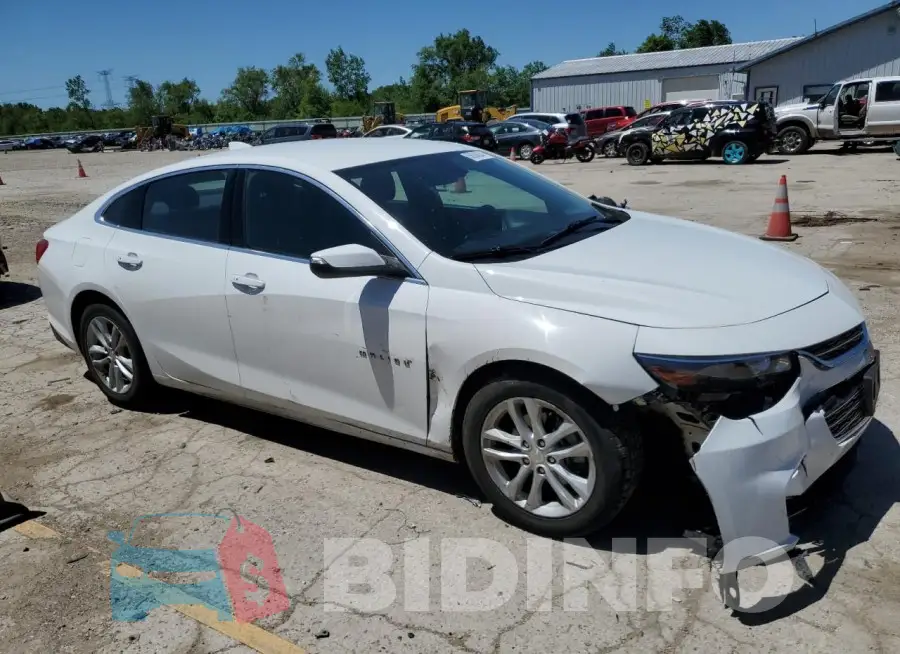 1G1ZD5ST5JF109884 Photo# 4