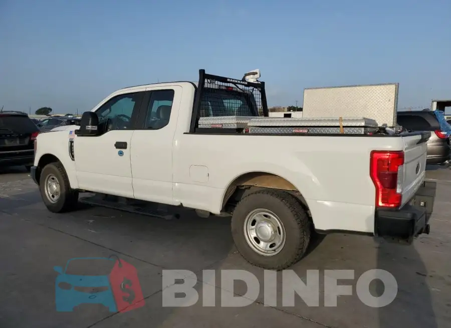 1FT7X2A66JEC68581 Photo# 2