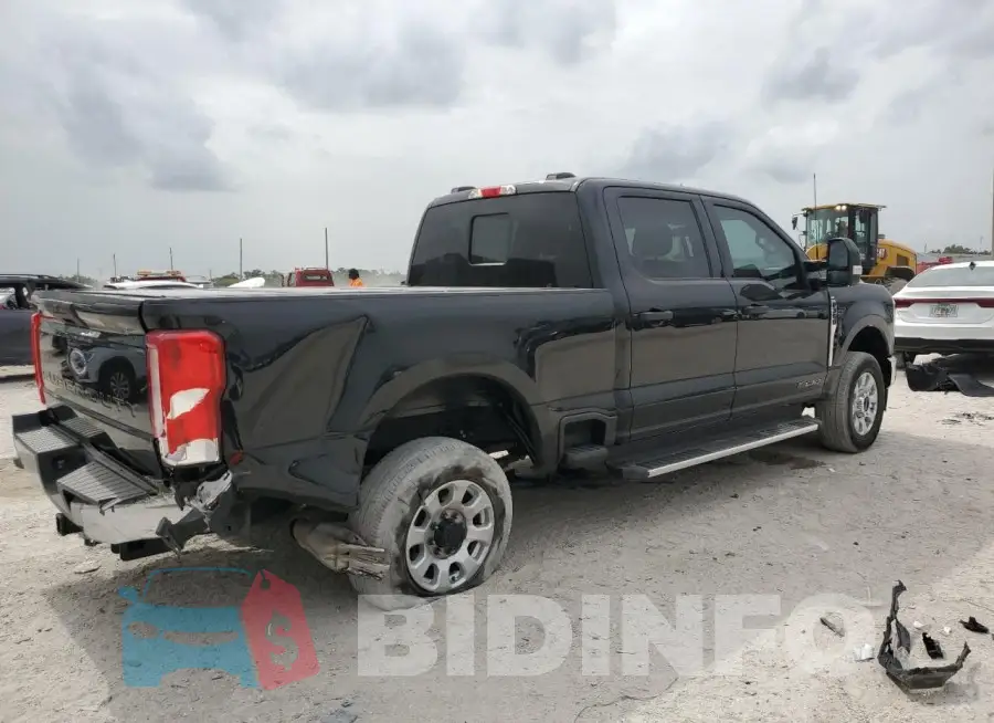 1FT8W3BT1PED94373 Photo# 3