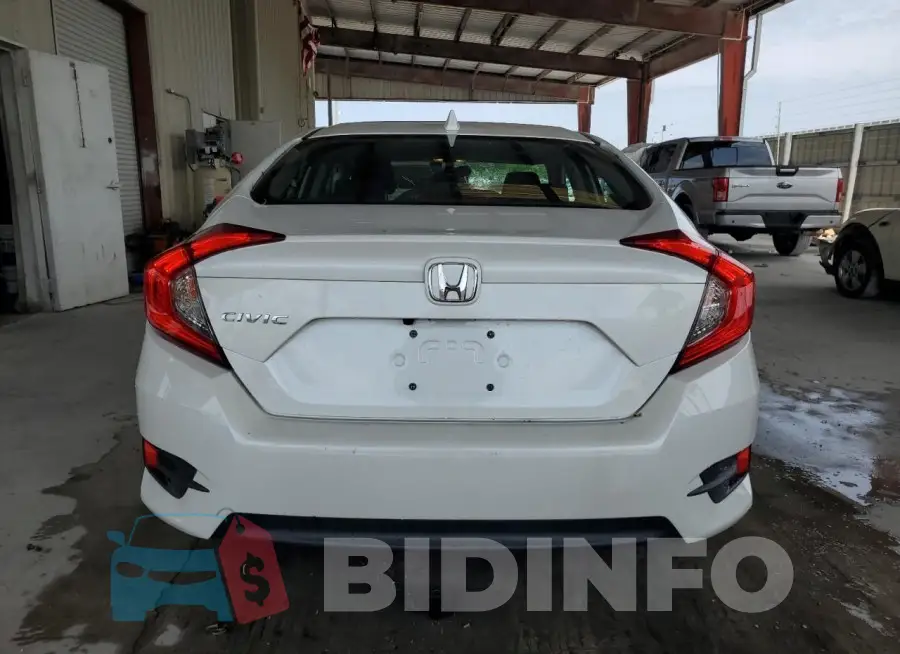 19XFC2F77JE209858 Photo# 6