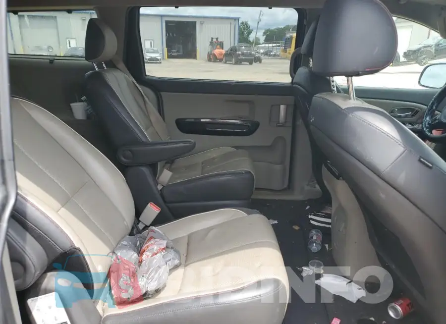 KNDMC5C12F6079316 Photo# 10