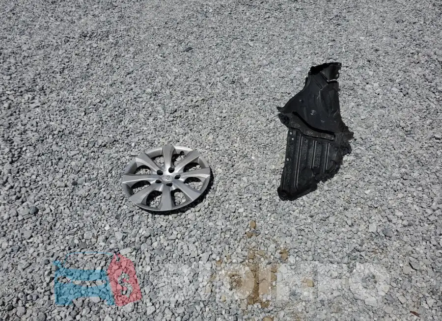 JTDBCMFE8R3028327 Photo# 12