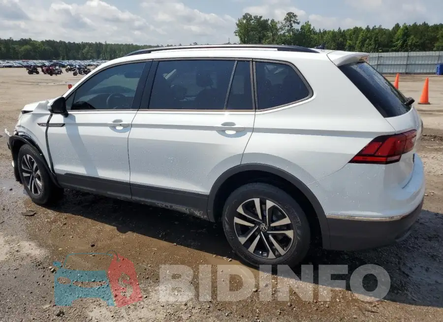 3VVRB7AX7RM106897 Photo# 2