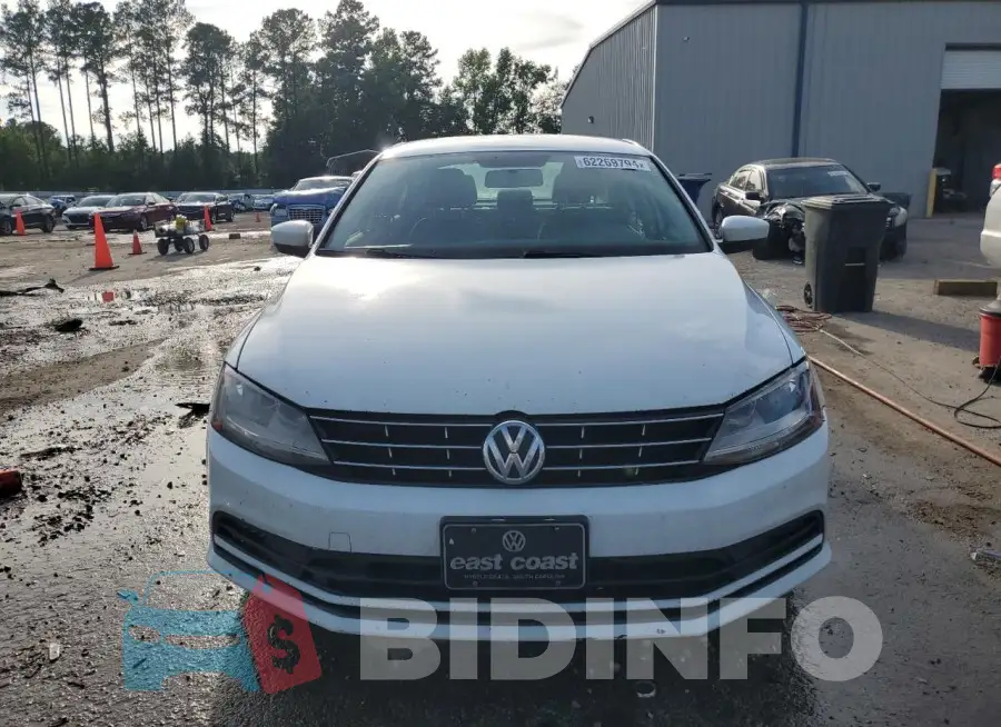 3VW2B7AJ2HM215372 Photo# 5