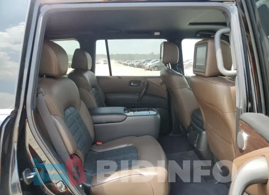 JN8AY2NF7J9333397 Photo# 11